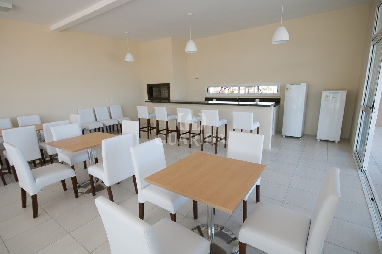 Casa térrea em cond. com 3 dormitórios.