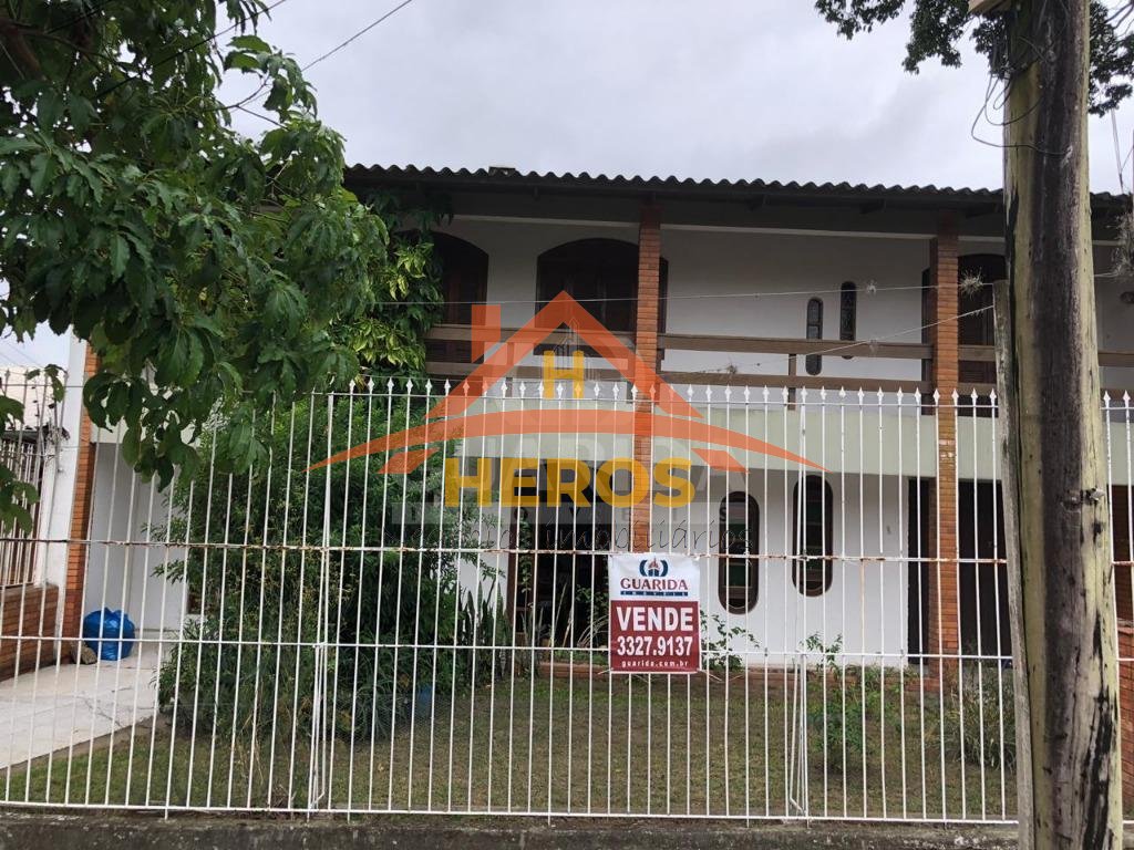 Casa 3 dorm, 290m², Nonoai, R$ 690mil
