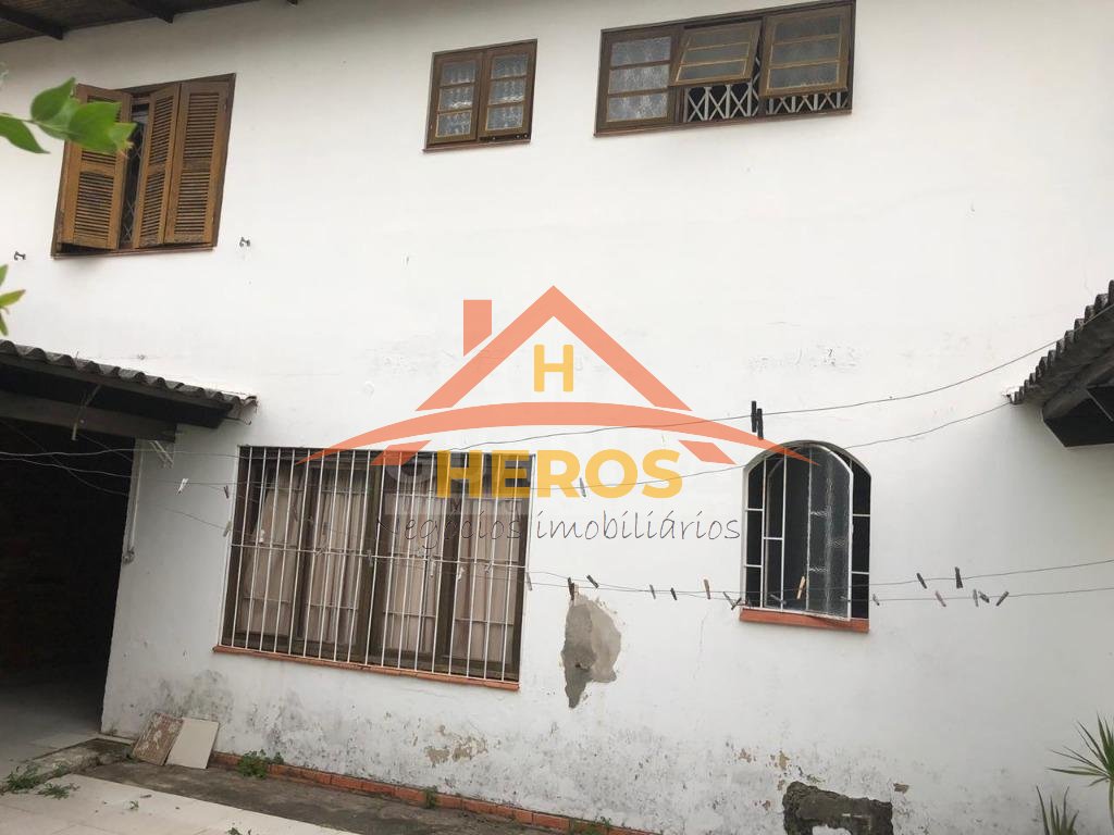 Casa 3 dorm, 290m², Nonoai, R$ 690mil