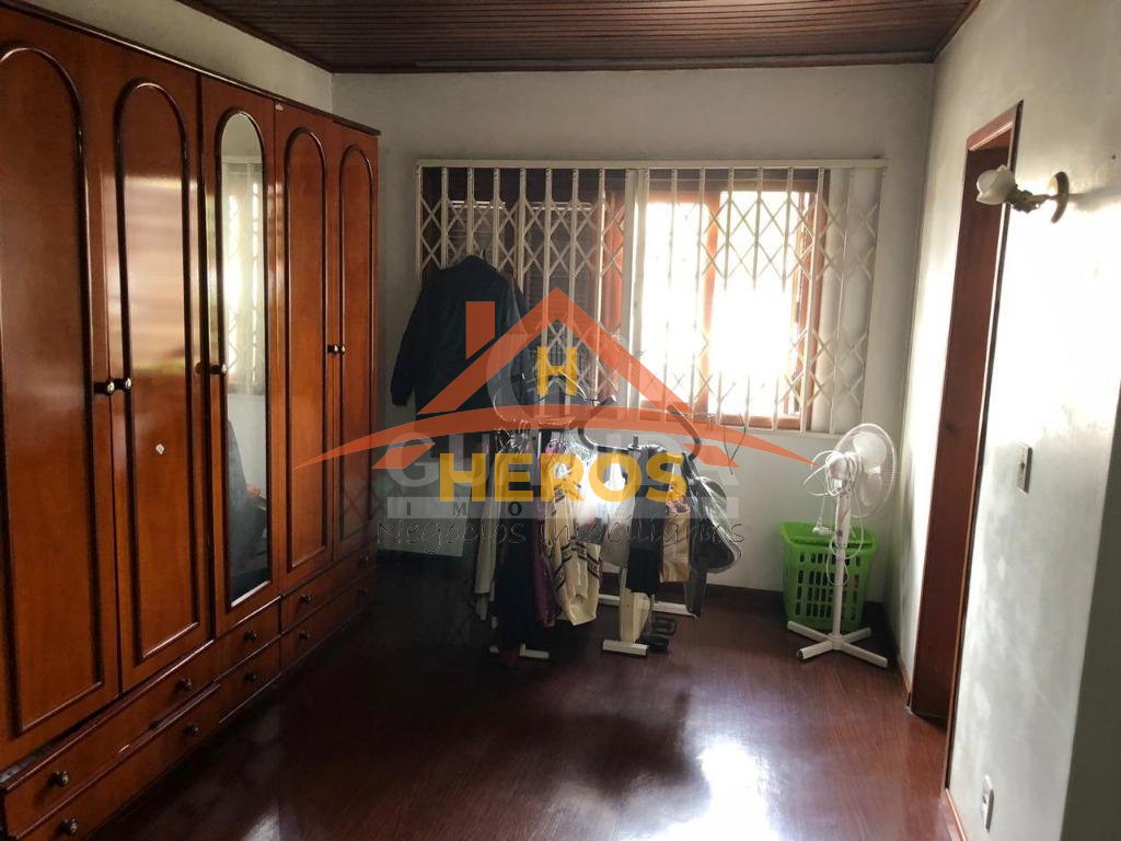 Casa 3 dorm, 290m², Nonoai, R$ 690mil