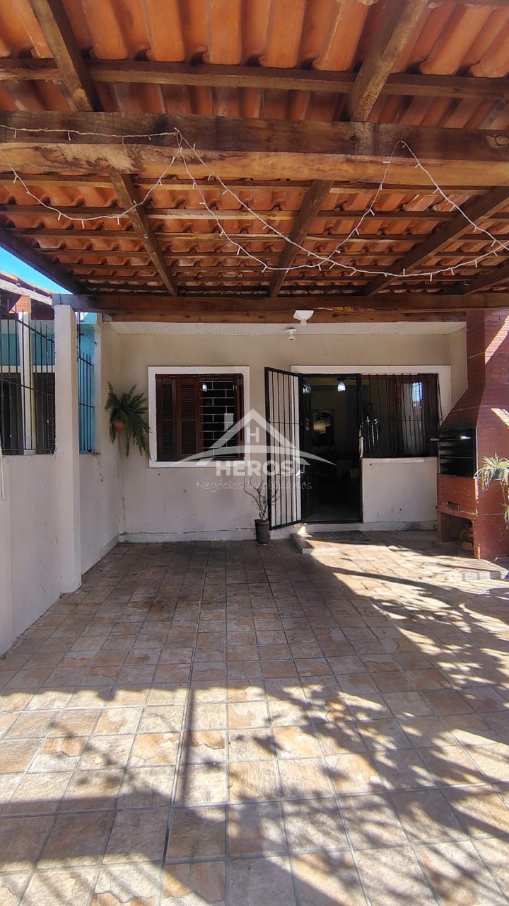 Casa 2 dorm, 80m², Hípica, R$ 280mil