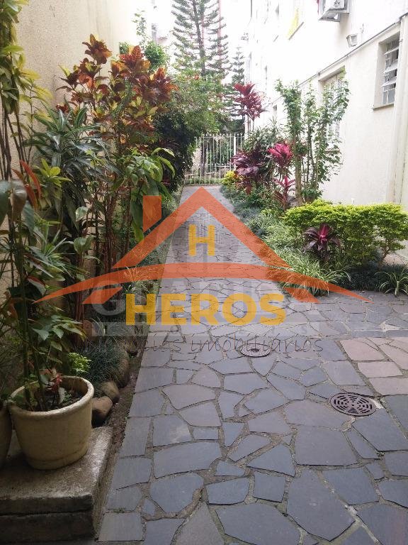 Apartamento 02 dormitórios, Azenha, Porto Ale