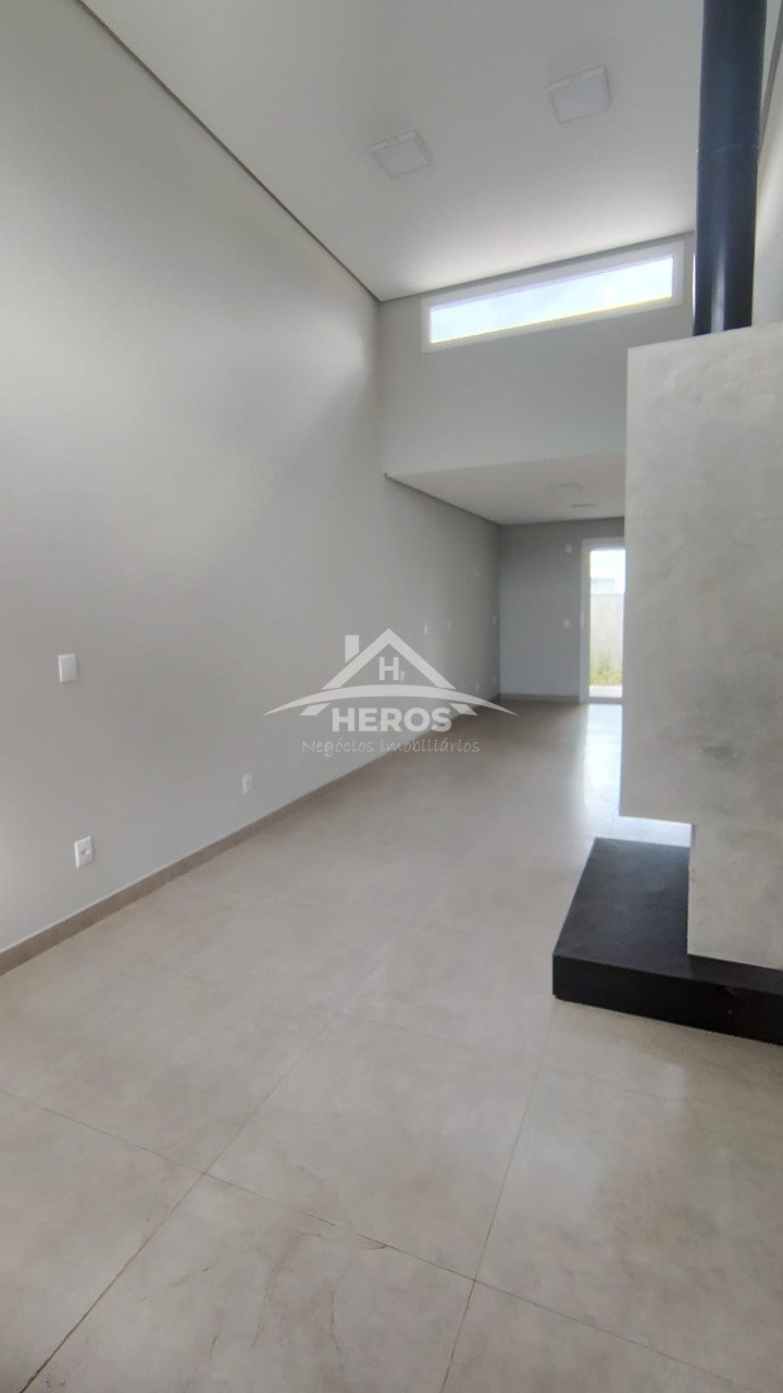 Casa térrea, cond 3 dorm, 120m², Hípica, R$ 549mil