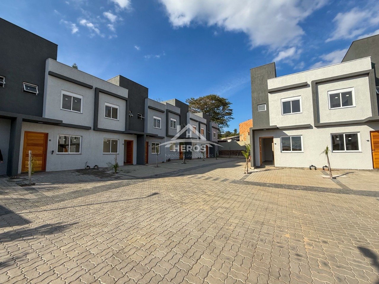 Casa condomínio 2 dorm, 62m², Vila Nova, R$ 299mil