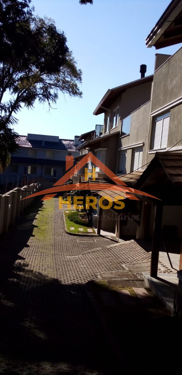 Casa condomínio, 3 dorm, 246m², R$ 1,55 milhão