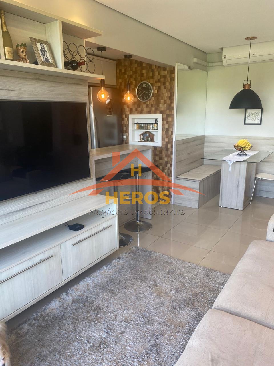 Apartamento 2 quartos semi mobiliado com garagem