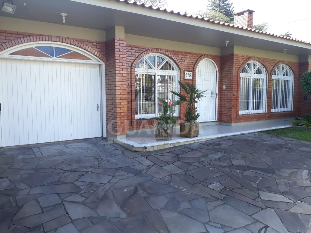 Casa 4 dorm 273m², Vila Assunção
