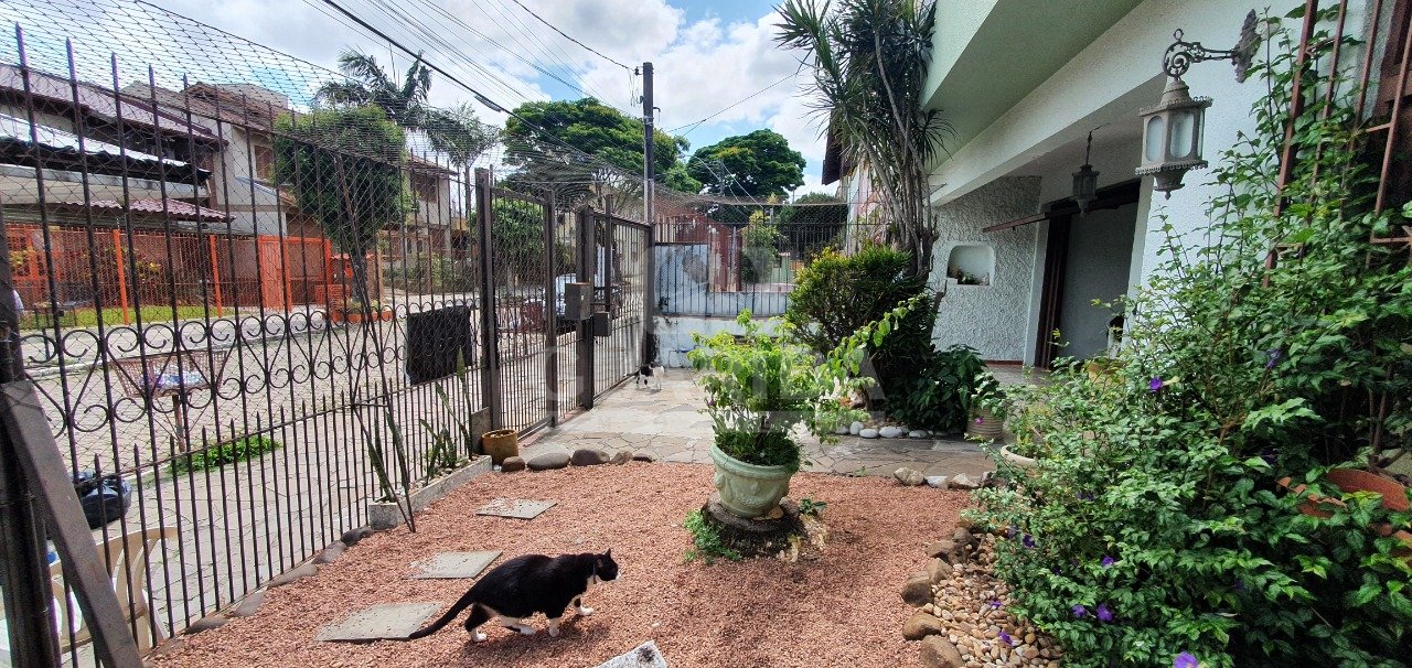 Casa 3 dorm, 170m², Nonoai, R$ 689mil