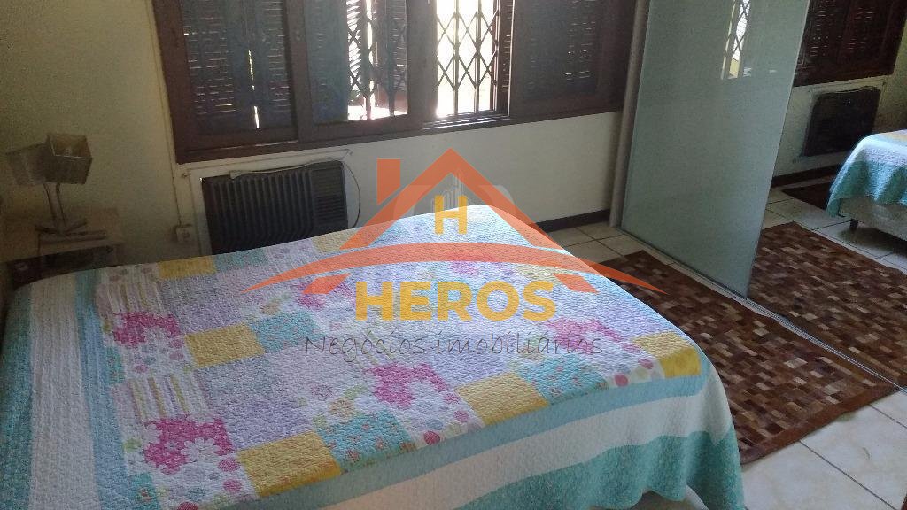 Casa 5 dorm, 215m², Vila Nova, R$ 650mil