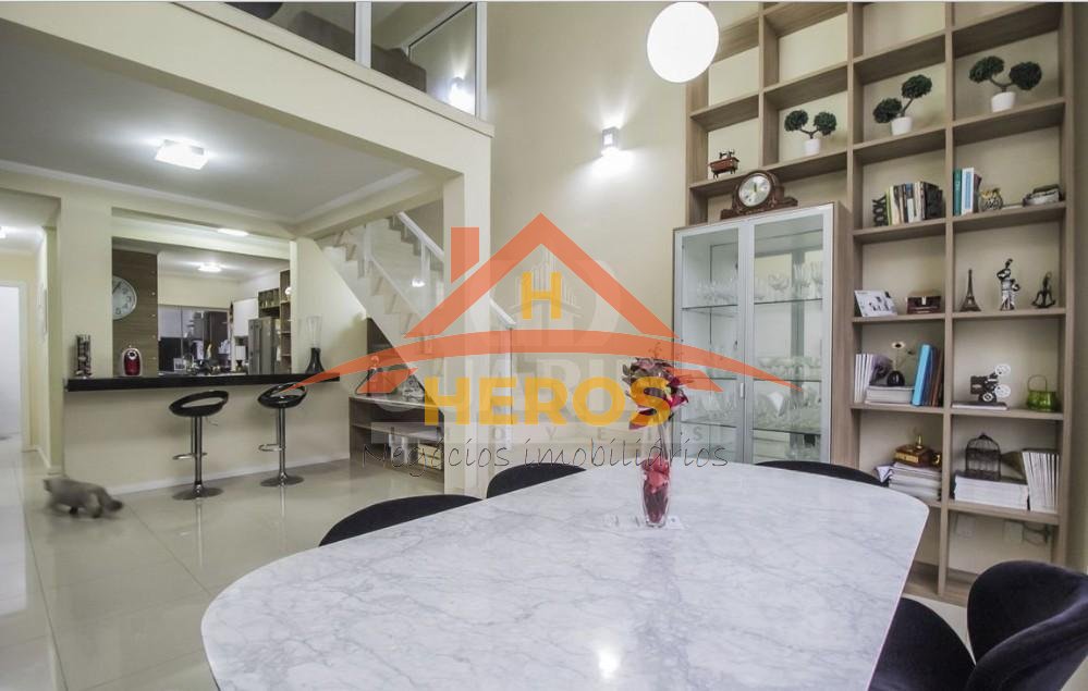 Casa 3 dorm, 205m², Jardins do Prado, R$ 740mil