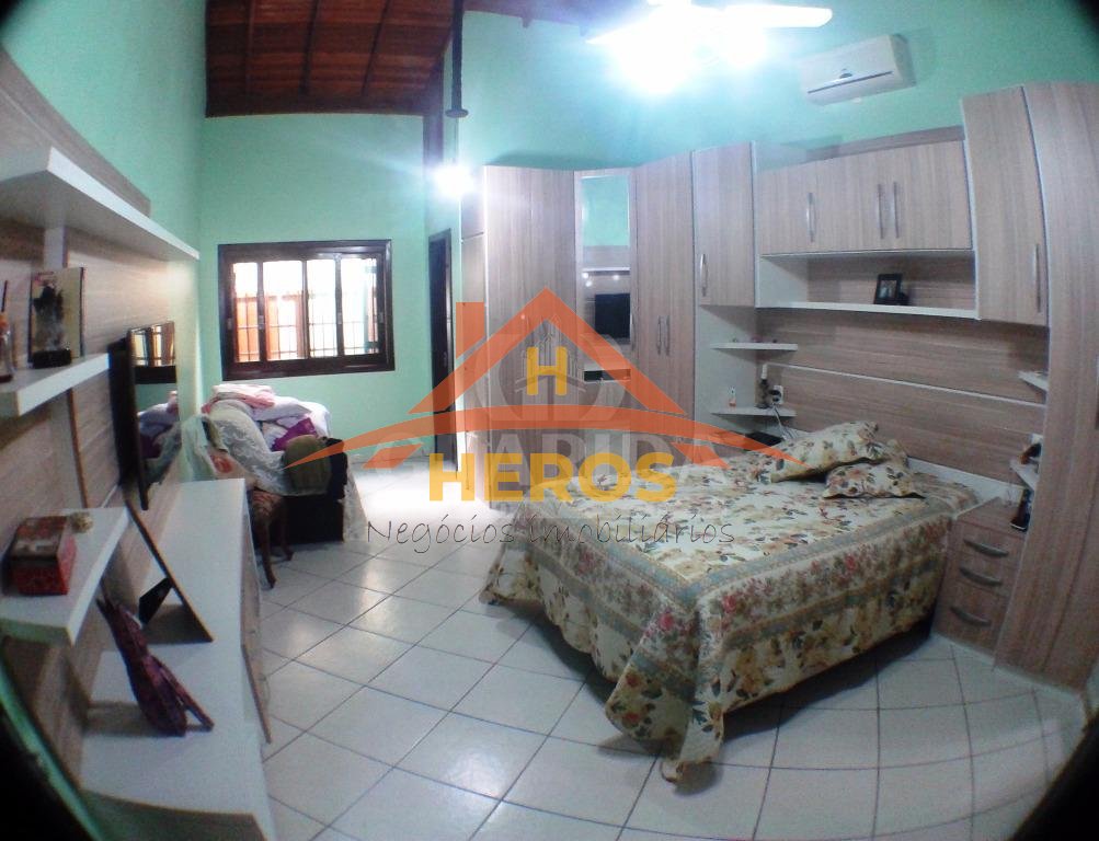Casa 3 dorm, 266m², Cavalhada, R$ 950mil