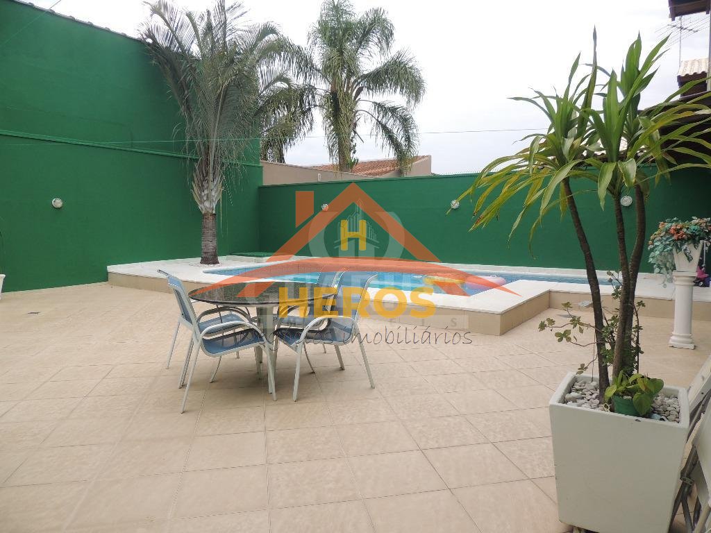 Casa 3 dorm, 370m², Ipanema, R$ 1,15 milhão