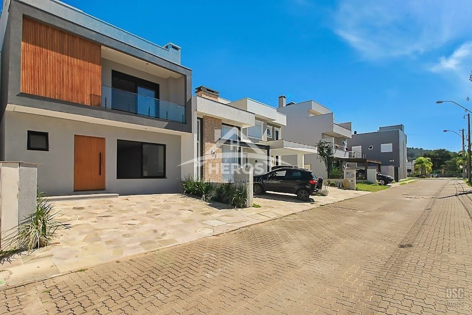 Casa 3 suítes cond, 173m², Hípica, R$ 848mil