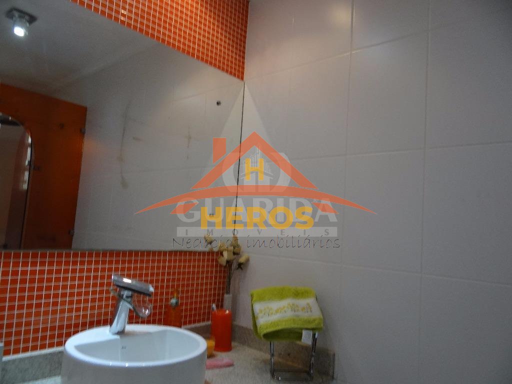 Casa 4 dorm, 257m², Nonoai, R$ 1,2milhão