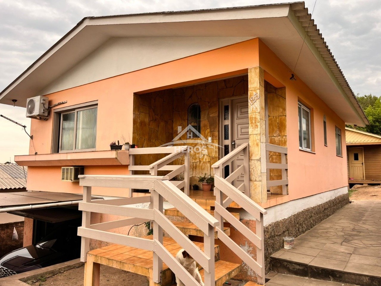 Casa 3 dorm, 100m², Lomba do Pinheiro, R$ 300mil