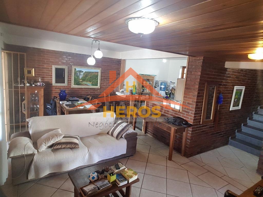 Casa 3 dorm, 268m², Espírito Santo, R$ 698mil