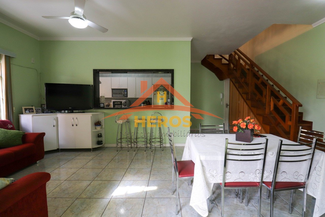 Casa 3 dorm, 229m²,  Cavalhada, R$ 800mil