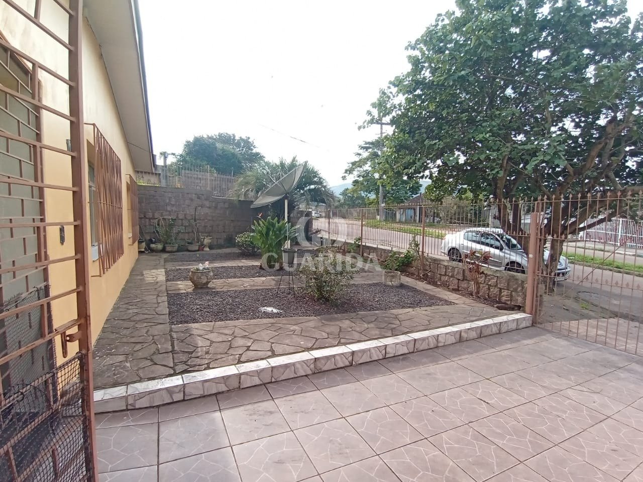 Casa térrea com 2 dormitórios, no Bairro Ipanema