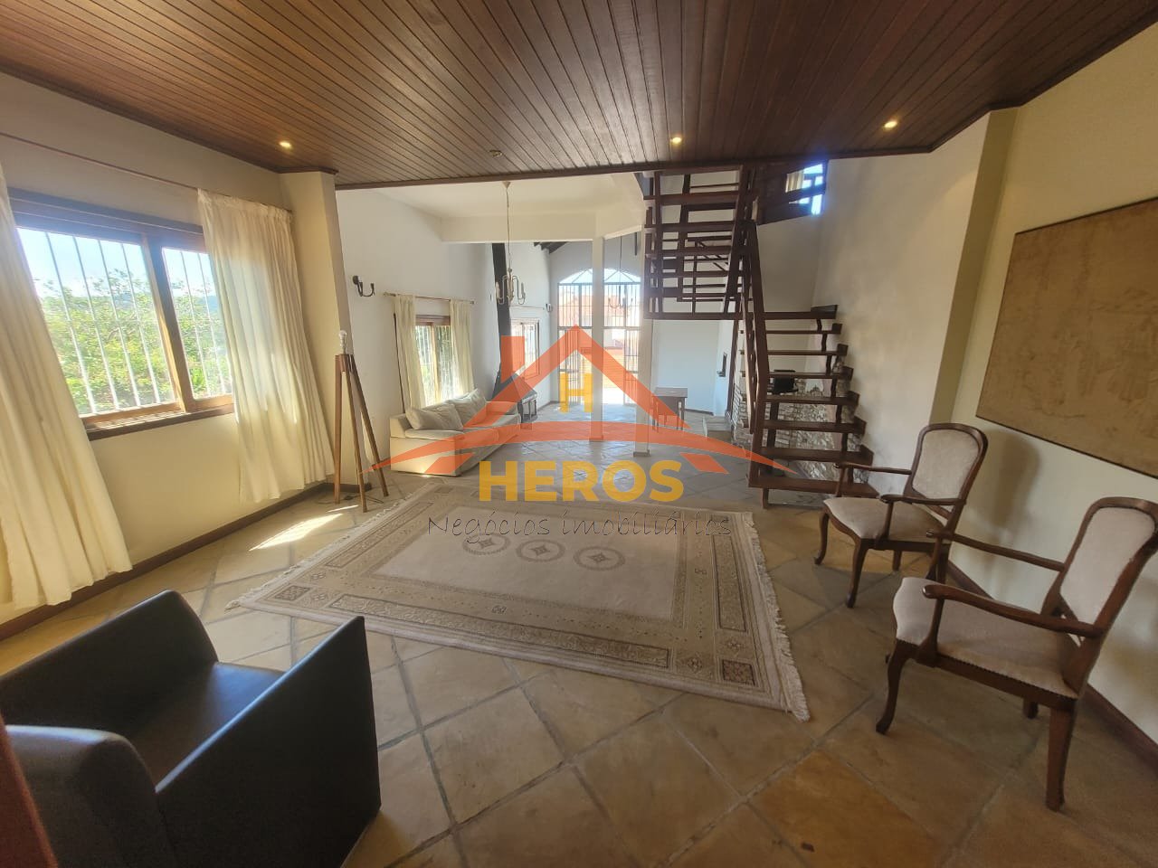 Casa 3 dorm, Ipanema, 250m², R$ 790mil