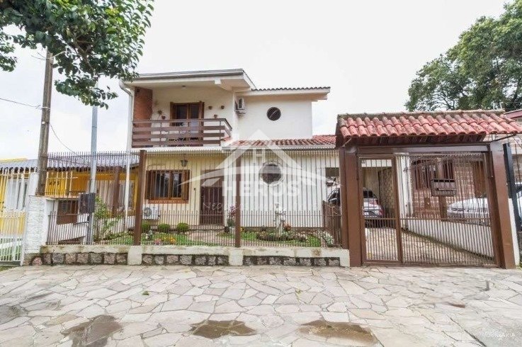 Casa 4 dorm, 208m², Aberta dos Morros, R$ 680mil