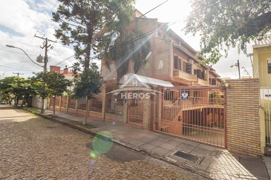 Casa cond, 3 dorm, 252m², R$ 940mil