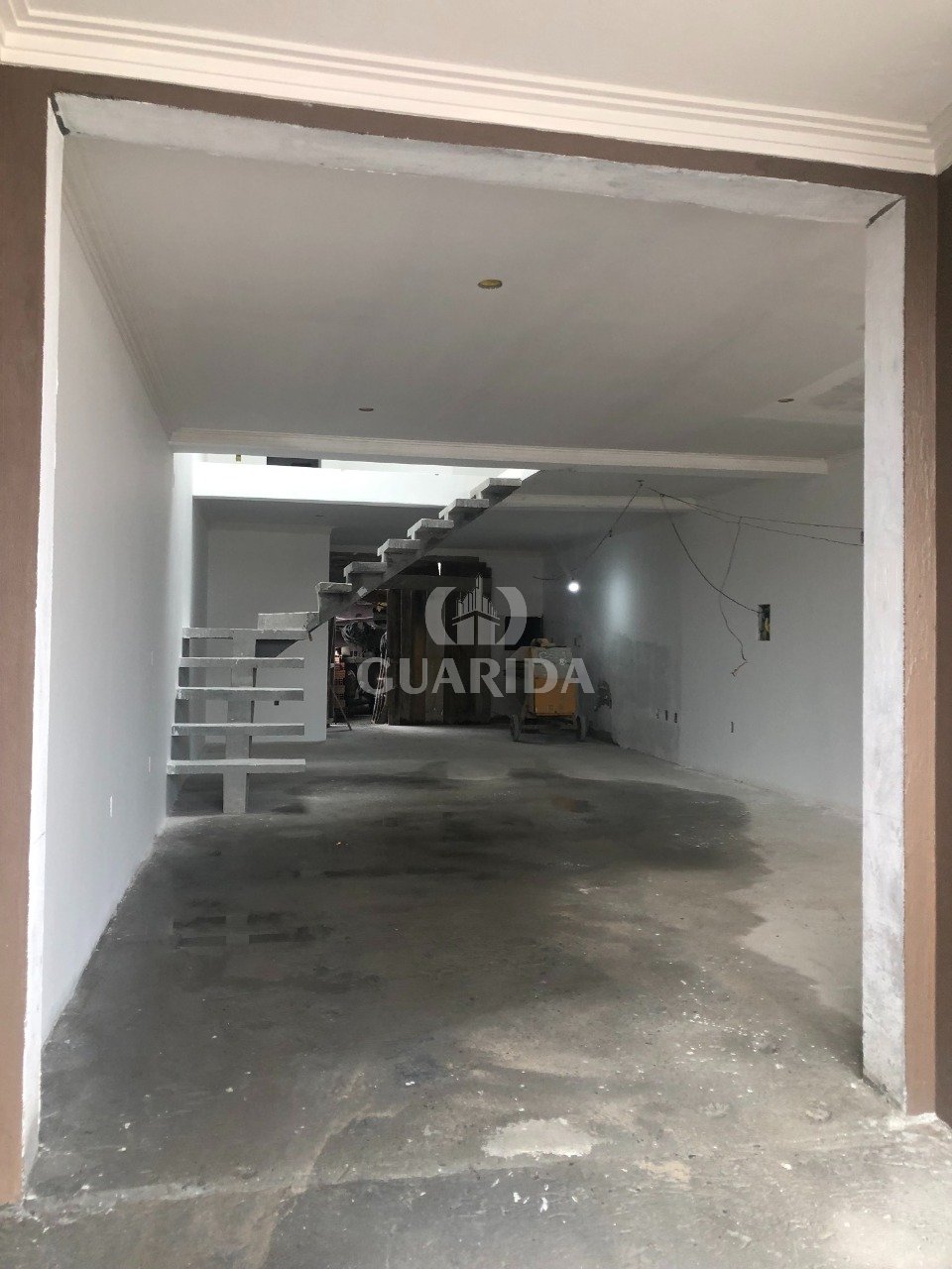Casa 2 suítes, 185m², Hípica, R$ 750mil