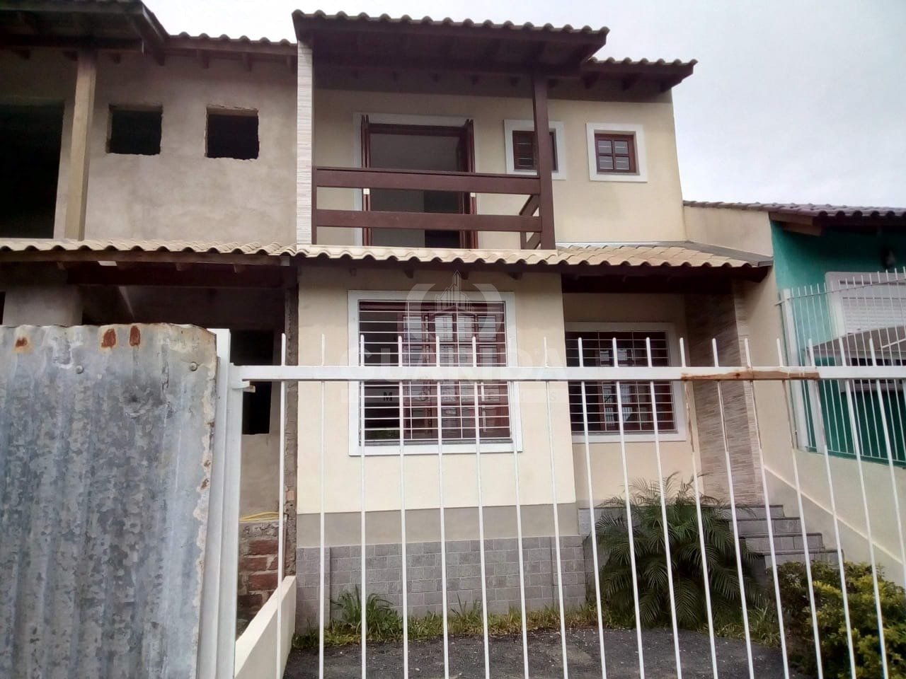 Guarida Imoveis vende  casa no bairro guaruja.