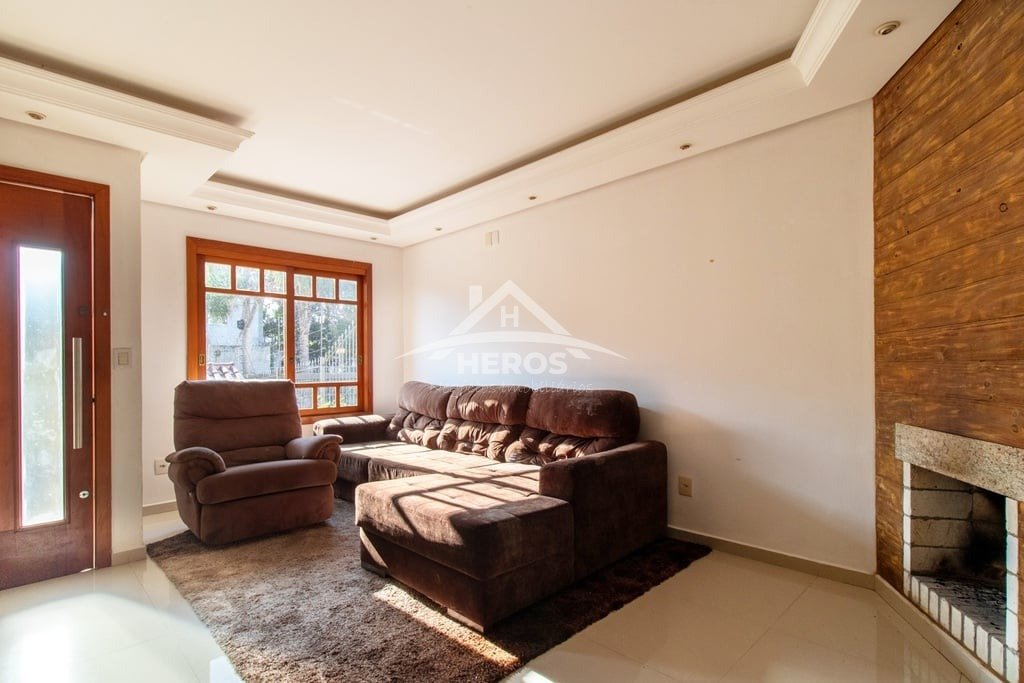 Casa semimobiliada, 3 suítes, 149m², R$ 490mil
