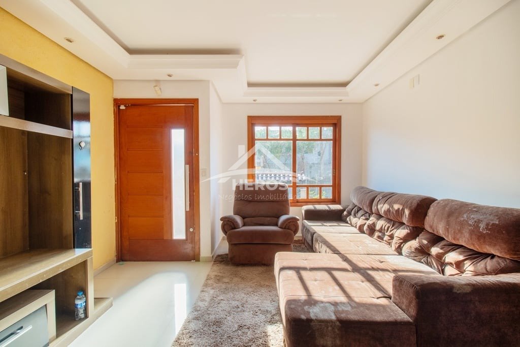 Casa semimobiliada, 3 suítes, 149m², R$ 490mil