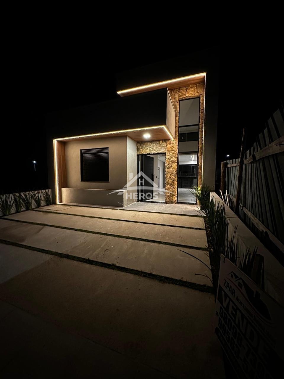 Casa cond 3 dorm, 87m², Hípica, R$650 mil