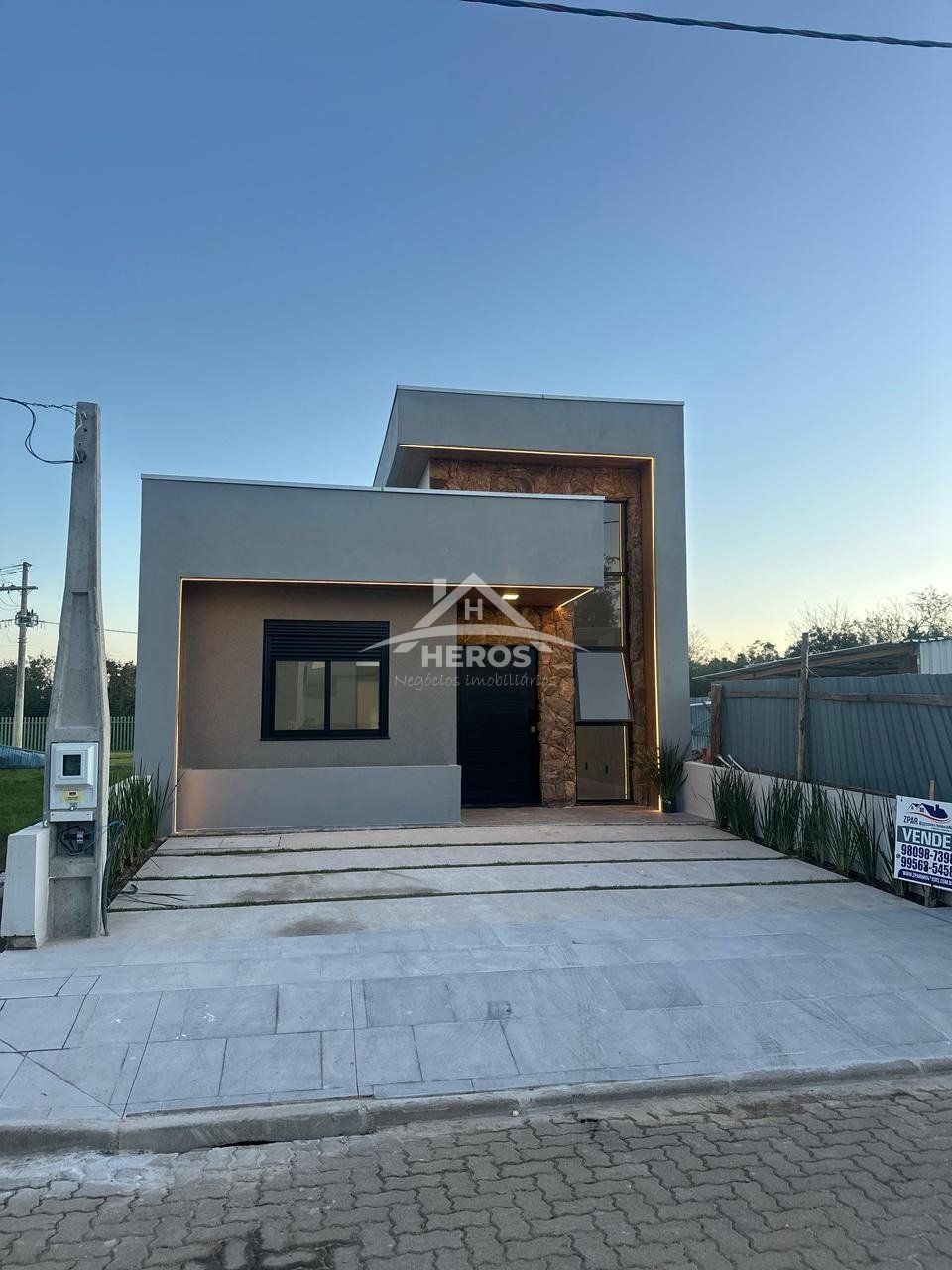 Casa cond 3 dorm, 87m², Hípica, R$650 mil