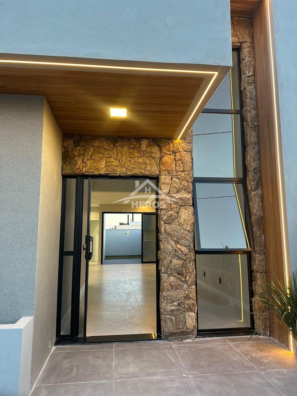 Casa cond 3 dorm, 87m², Hípica, R$650 mil