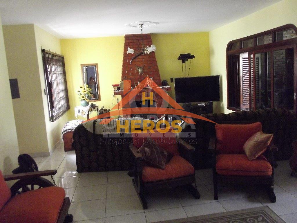 Casa 3 dorm, 660m², Nonoai, R$ 2,2milhões