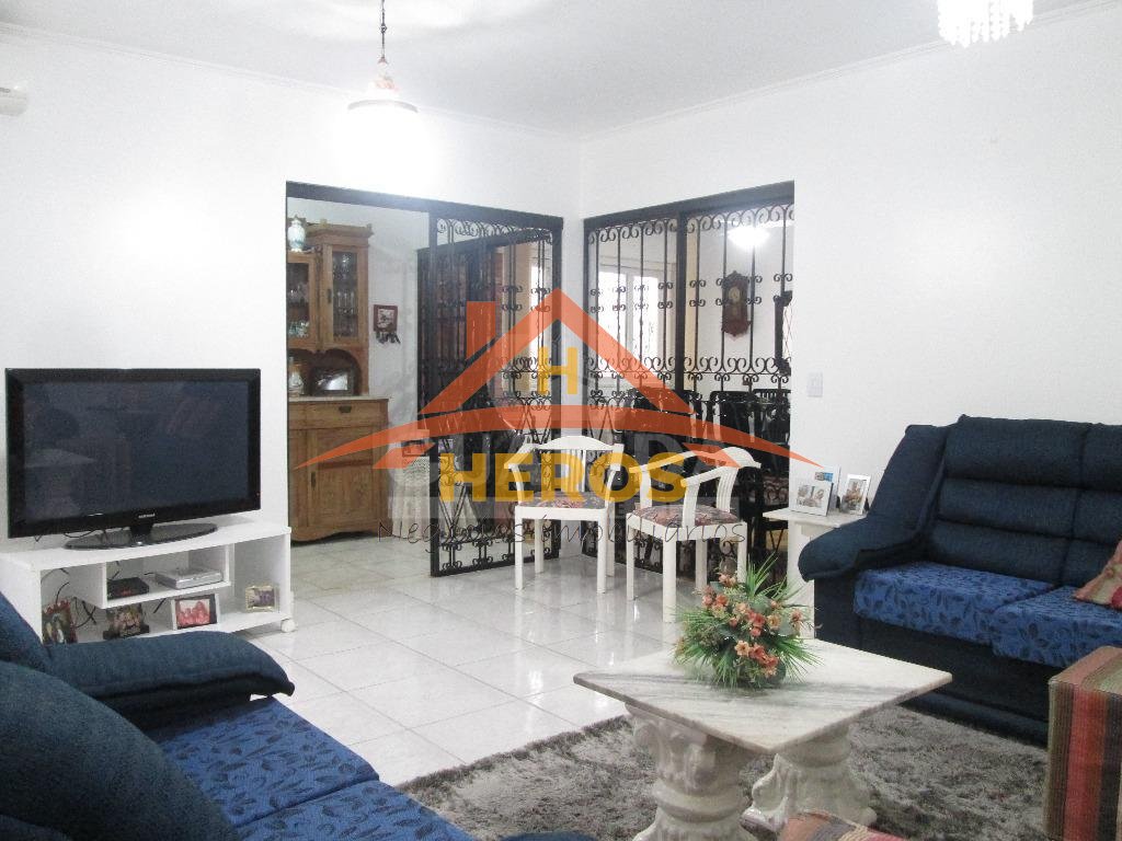 Casa 3dorm, 248m², Nonoai, R$ 636mil