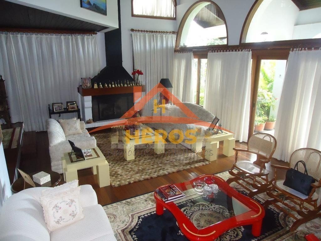 Casa 4 dorm, 456 m², Vila Assunção, R$ 2,7milhões