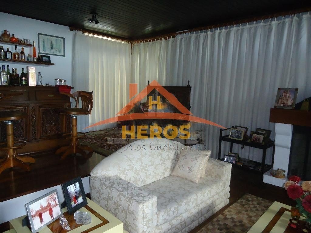 Casa 4 dorm, 456 m², Vila Assunção, R$ 2,7milhões