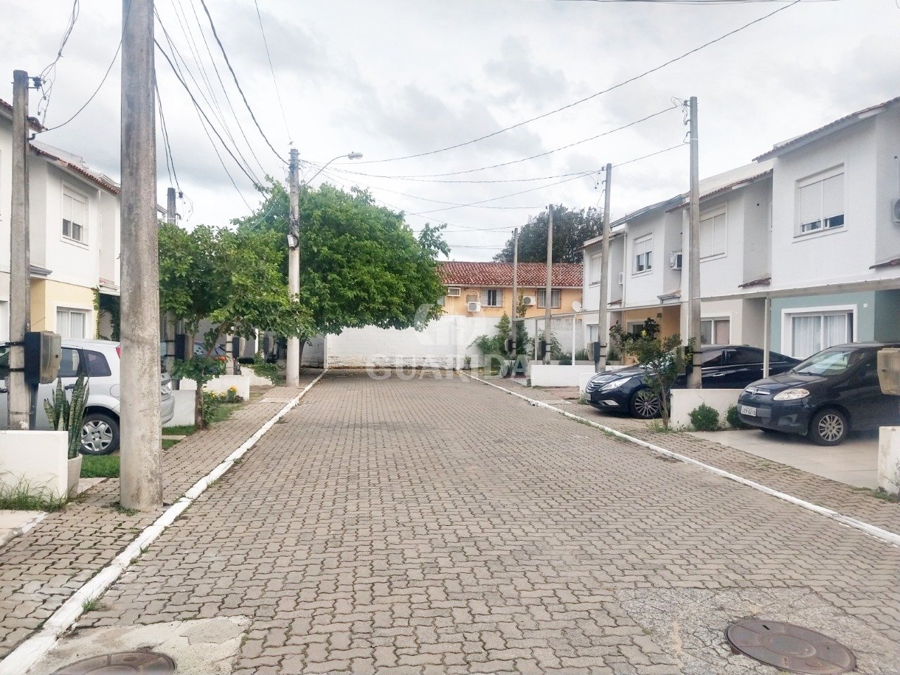 Casa em Cond 3 dorm, Hípica, 144,28m², R$ 349 mil