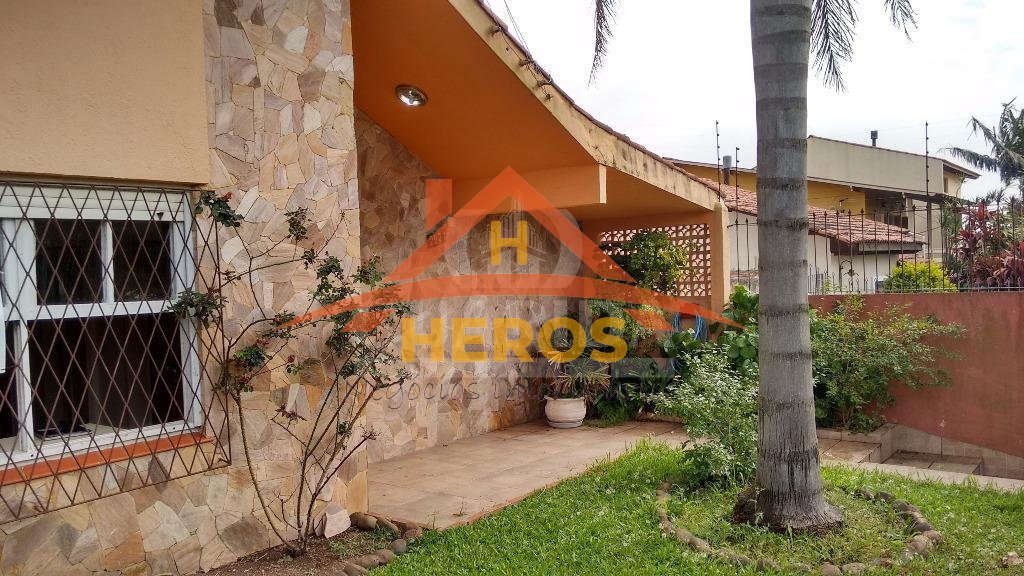 Casa 4 dorm, 218m², Cavalhada, R$ 520mil