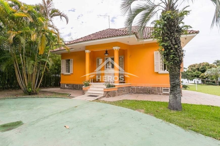 Casa 4 dorm, 367m², Ponta Grossa, R$ 3,8milhões