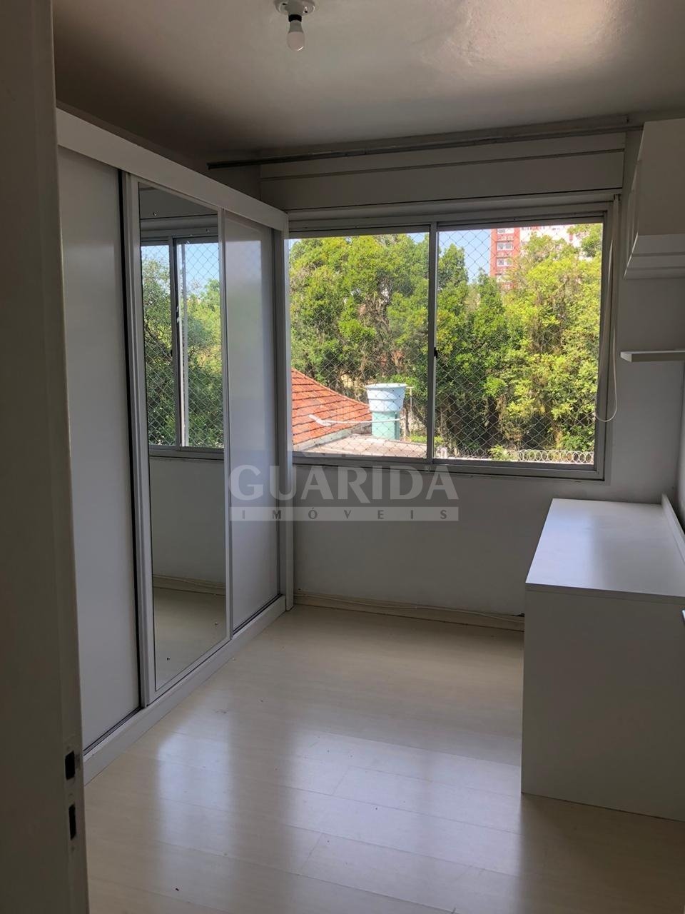 Apartamento 2 dorm, 56m², Tristeza, R$ 230mil