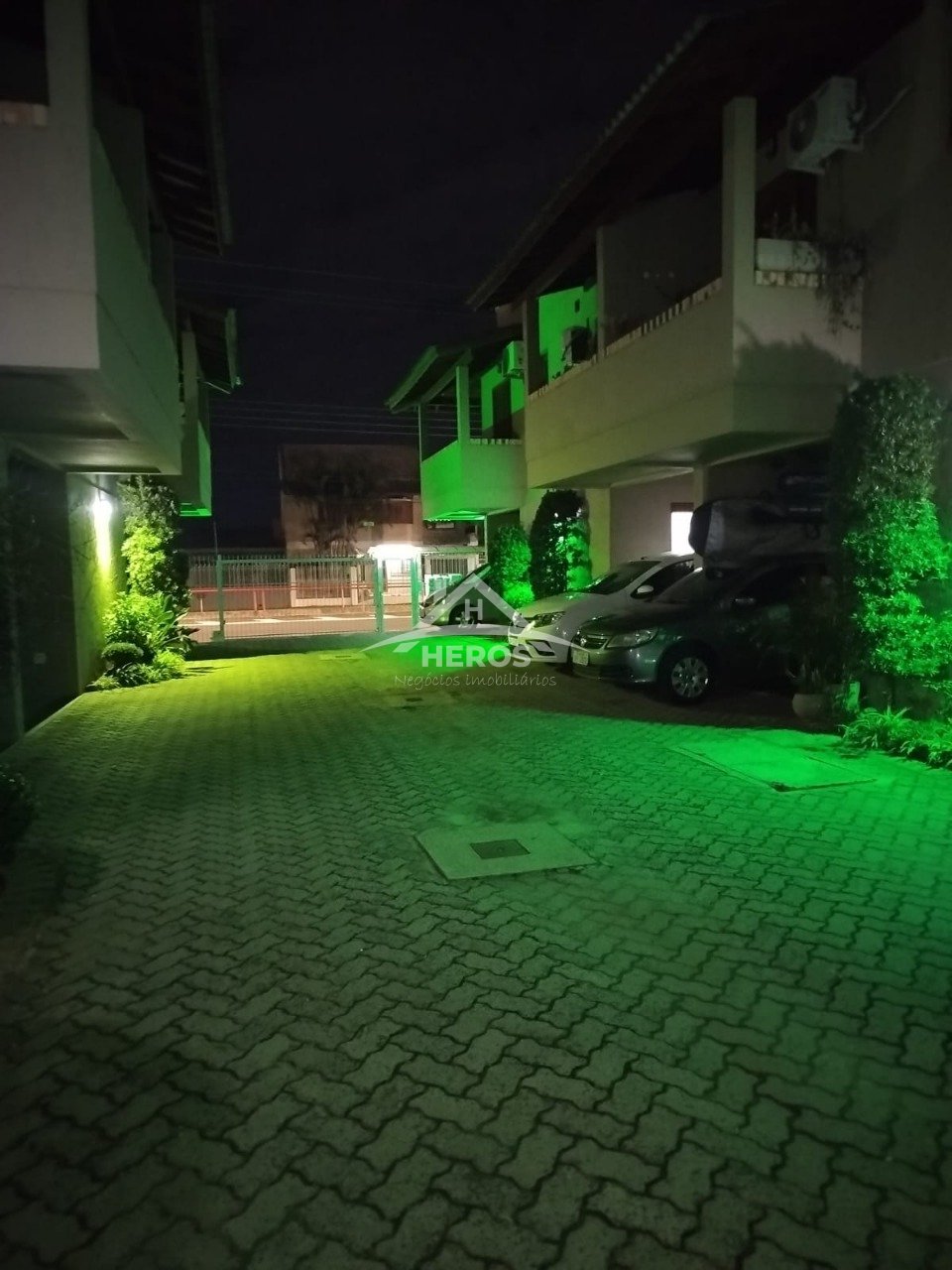 Casa com 2 dorm,, 102m², Guarujá, R$ 430 mil
