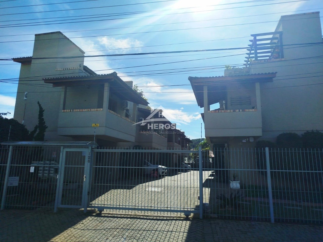 Casa com 2 dorm,, 102m², Guarujá, R$ 430 mil