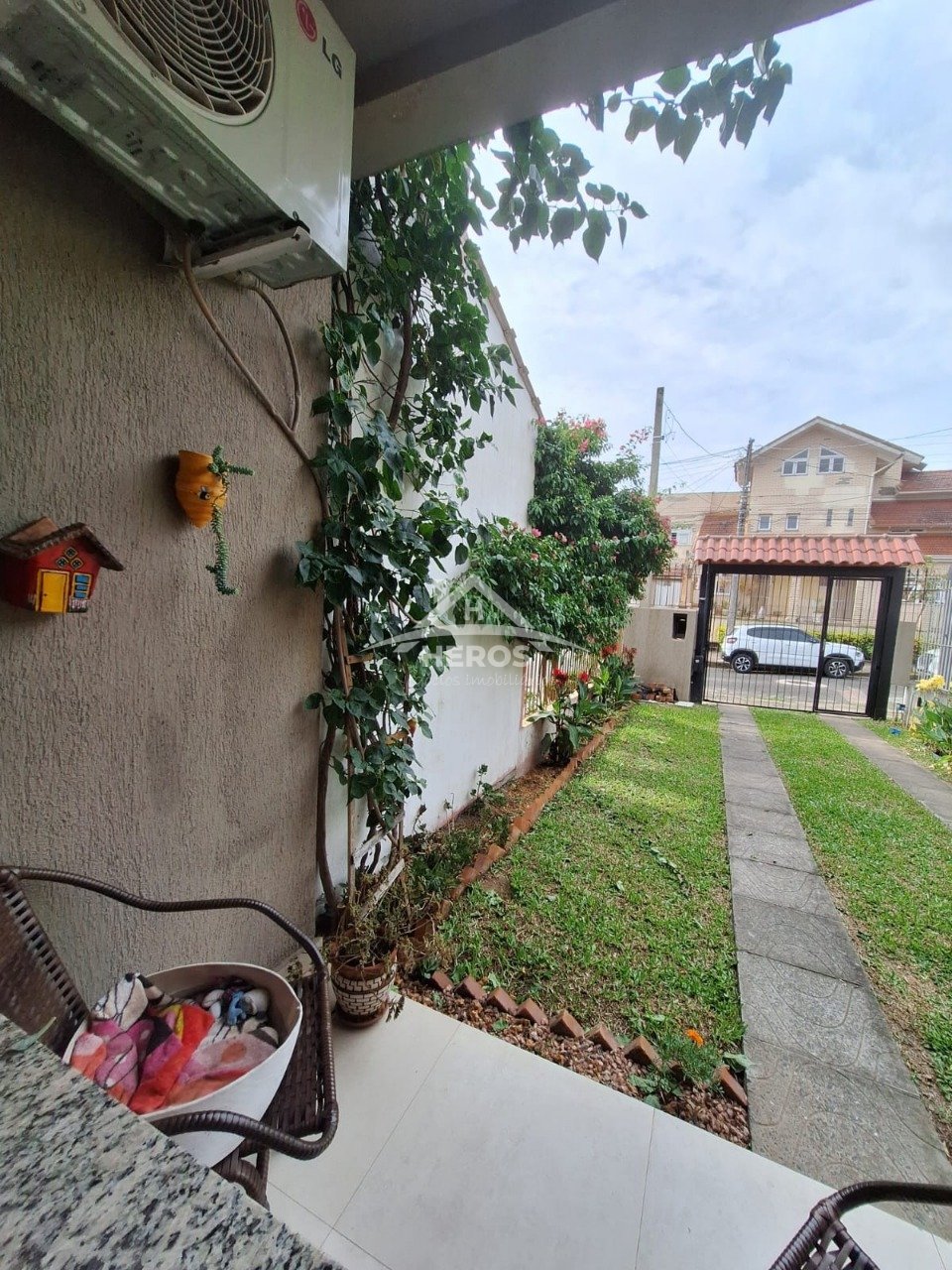 Casa 2 suítes, 117m², Guarujá, R$ 480 mil