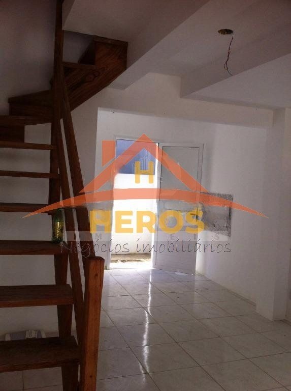 Casa cond 2 dorm, 70m², Hípica, R$ 199mil