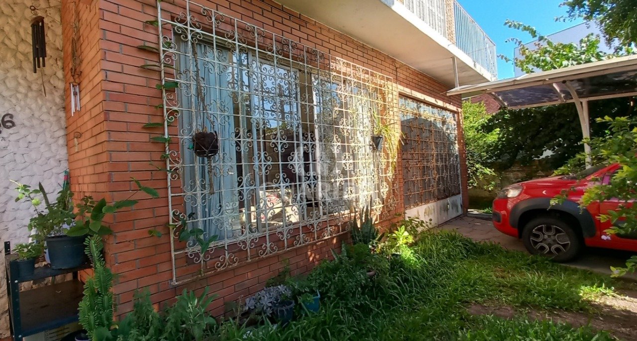 Casa 2 dorm, 240m², Ipanema, R$ 1,1 milhão