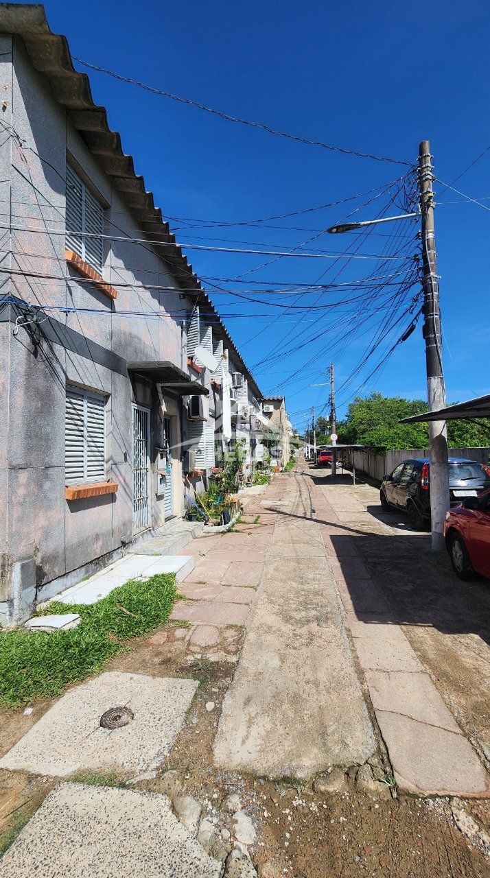 Casa  em condomínio 3 dorm; 212mil, Glória
