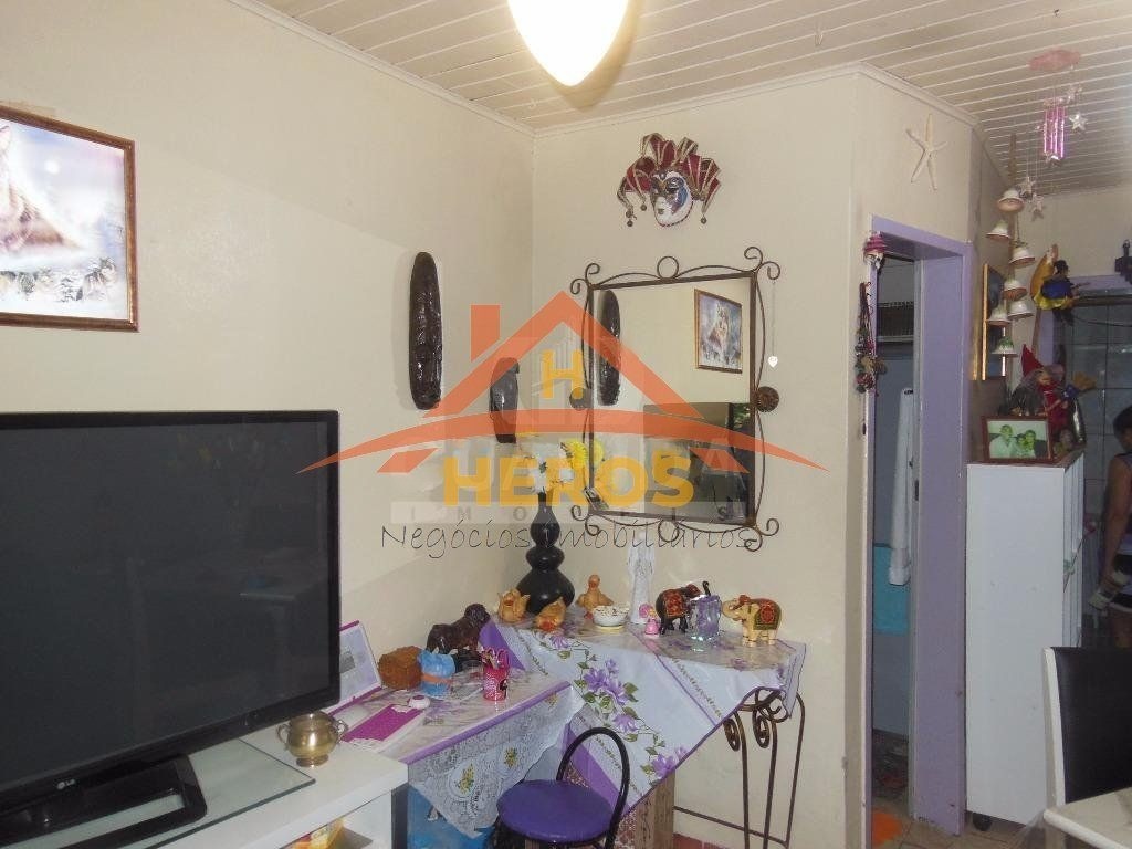 Casa condomínio, 2 dorm, Guarujá, R$ 198mil