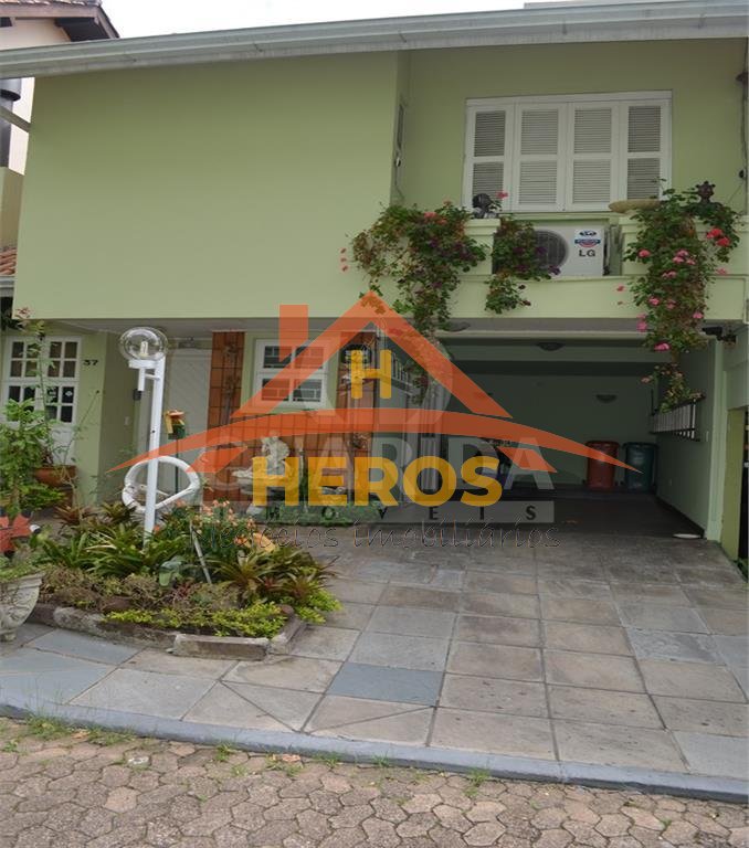 Casa cond, 4 dorm, 250m², Tristeza, R$ 1,6 milhão