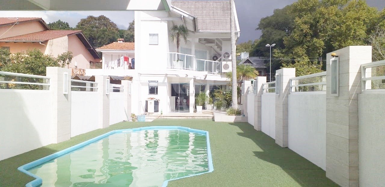 Casa 2 suítes, 377m², Tristeza, R$ 1,244 milhão