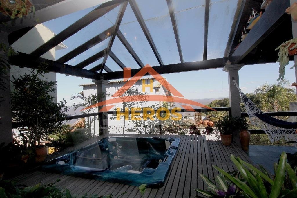 Casa 4 dorm, Tristeza, 330m², R$ 1,6 milhão